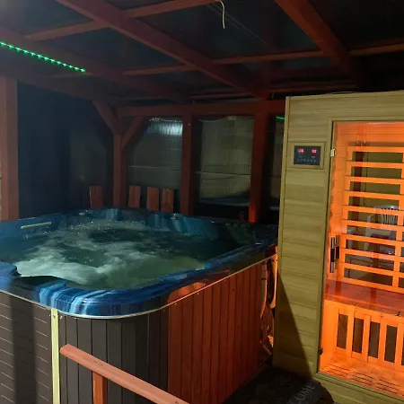 Ferenc Wellnes Apartamento *